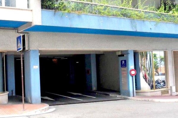 Le TROCADERO - Parkings des Moulins - Avenue de Grande-Bretagne