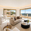 3 pièces rénové au Beverly avec vue  à couper le souffle sur le port et le rocher